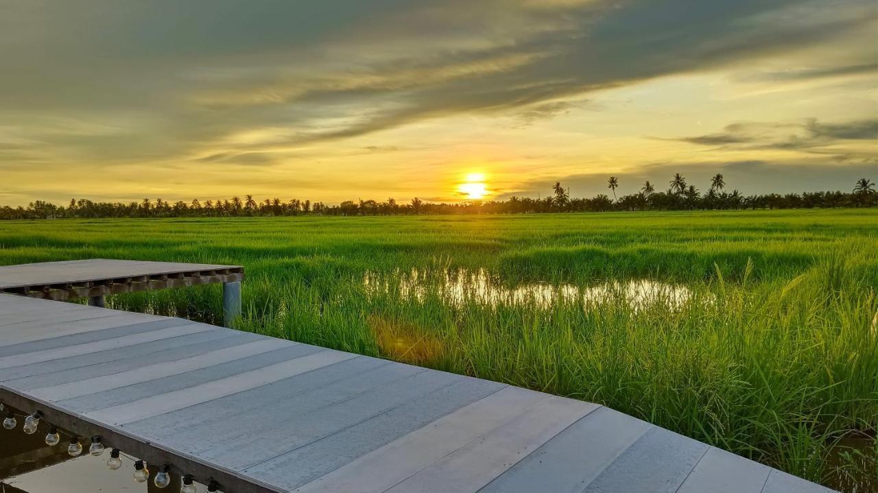 Kurau Inn Farmstay Kuala Kurau Exterior foto