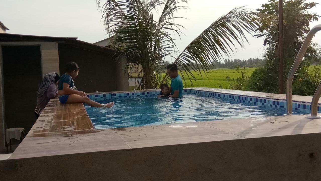 Kurau Inn Farmstay Kuala Kurau Exterior foto